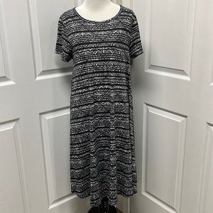 LuLaRoe XS Black & White Carly Dress